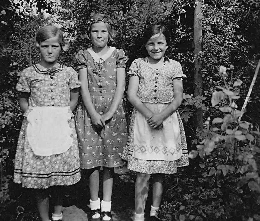 old picture girl children nostalgia